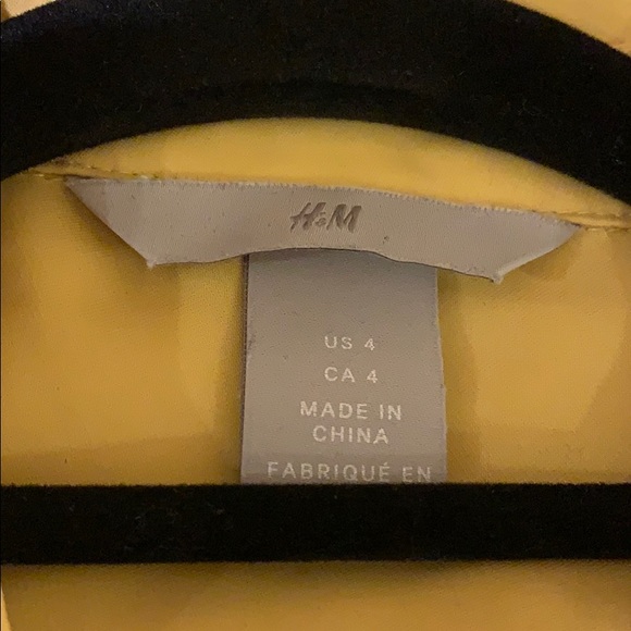 H&M Yellow Ruffle Front Sleeveless Blouse - Picture 6 of 6